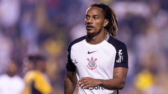 Carrillo nega que política atrapalhe: "Seria buscar desculpa"