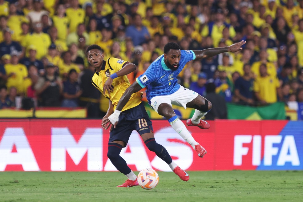 Gerson, da seleção brasileira, em Equador x Brasil — Foto: Franklin Jacome/Getty Images