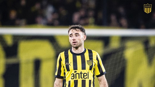 Acertado com o Corinthians, Pedro Milans chega ao Brasil para fazer exames e assinar contrato