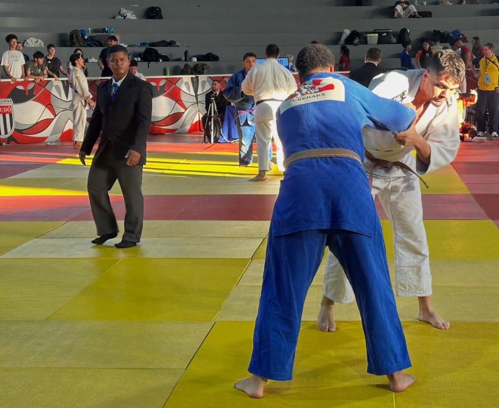 Árbitro Mateus Barbosa integrou o quadro oficial de arbitragem da competição — Foto: Redes sociais