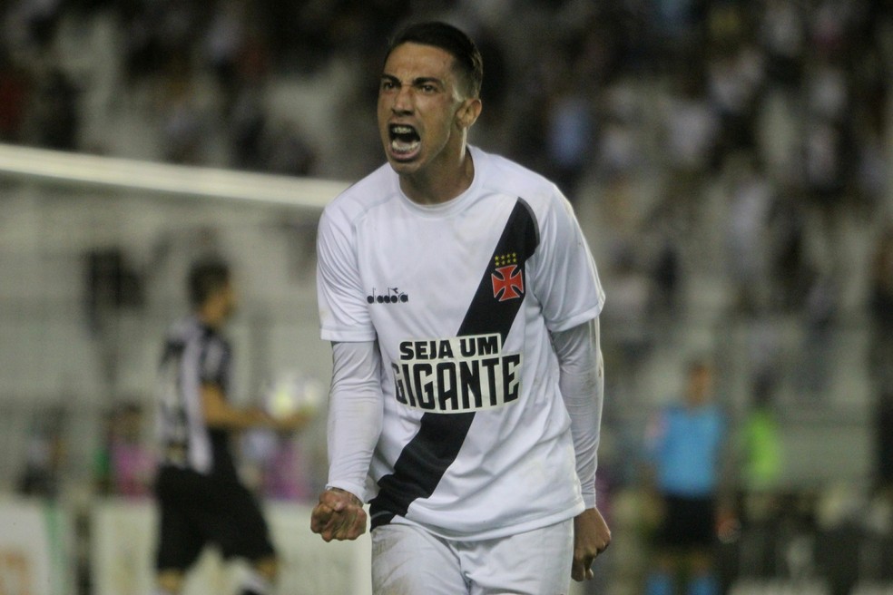 Rildo festeja gol pelo Vasco — Foto: Paulo Fernandes/Vasco.com.br