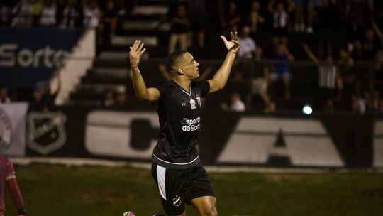 Atacante Jenison deixa o ABC e destino deve ser a Chapecoense