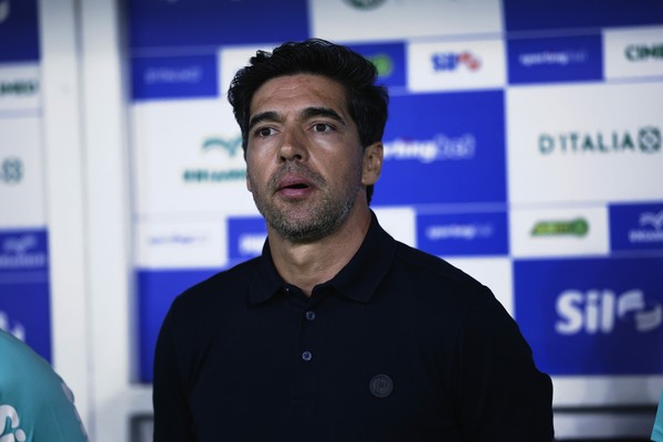 Súmula detalha ofensas e "ironia" de Abel Ferreira em expulsão contra o Flu