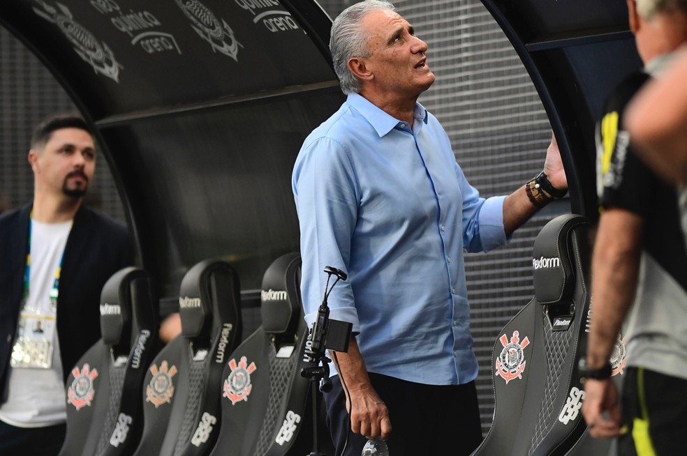 Tite em Corinthians x Flamengo na Neo Química Arena — Foto: Marcos Ribolli