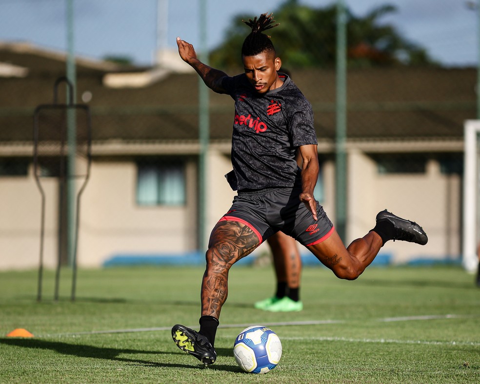 Dalbert, lateral-esquerdo do Sport — Foto: Paulo Paiva/ Sport Recife