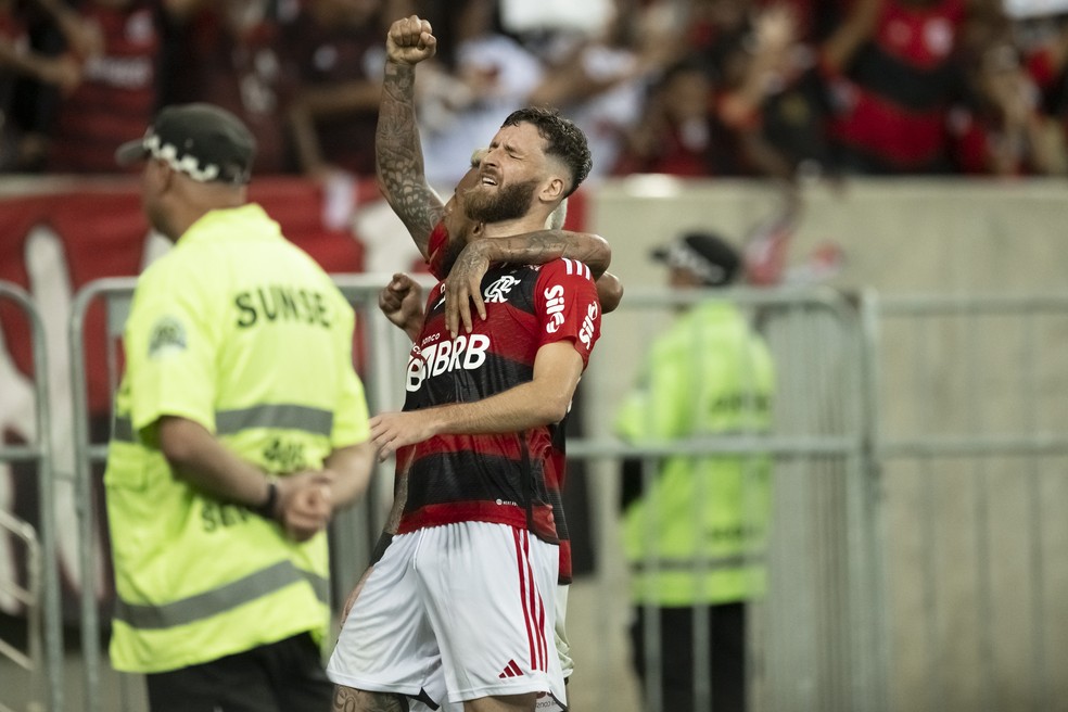 EXCLUSIVO  Ex-dirigente do Flamengo revela 'pedido de socorro' do  Corinthians após rebaixamento em 2007