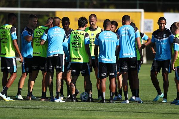 Treino do Grêmio: Rodrigo Ely não tem lesão, Cuiabano reforça o grupo em Atibaia e Fábio é liberado