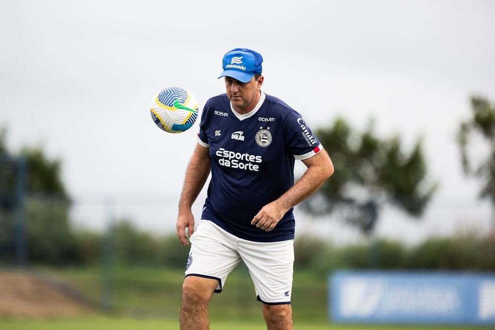 ENTENDE DO ASSUNTO! Rogério Ceni se manifesta sobre críticas feitas a Jandrei no São Paulo