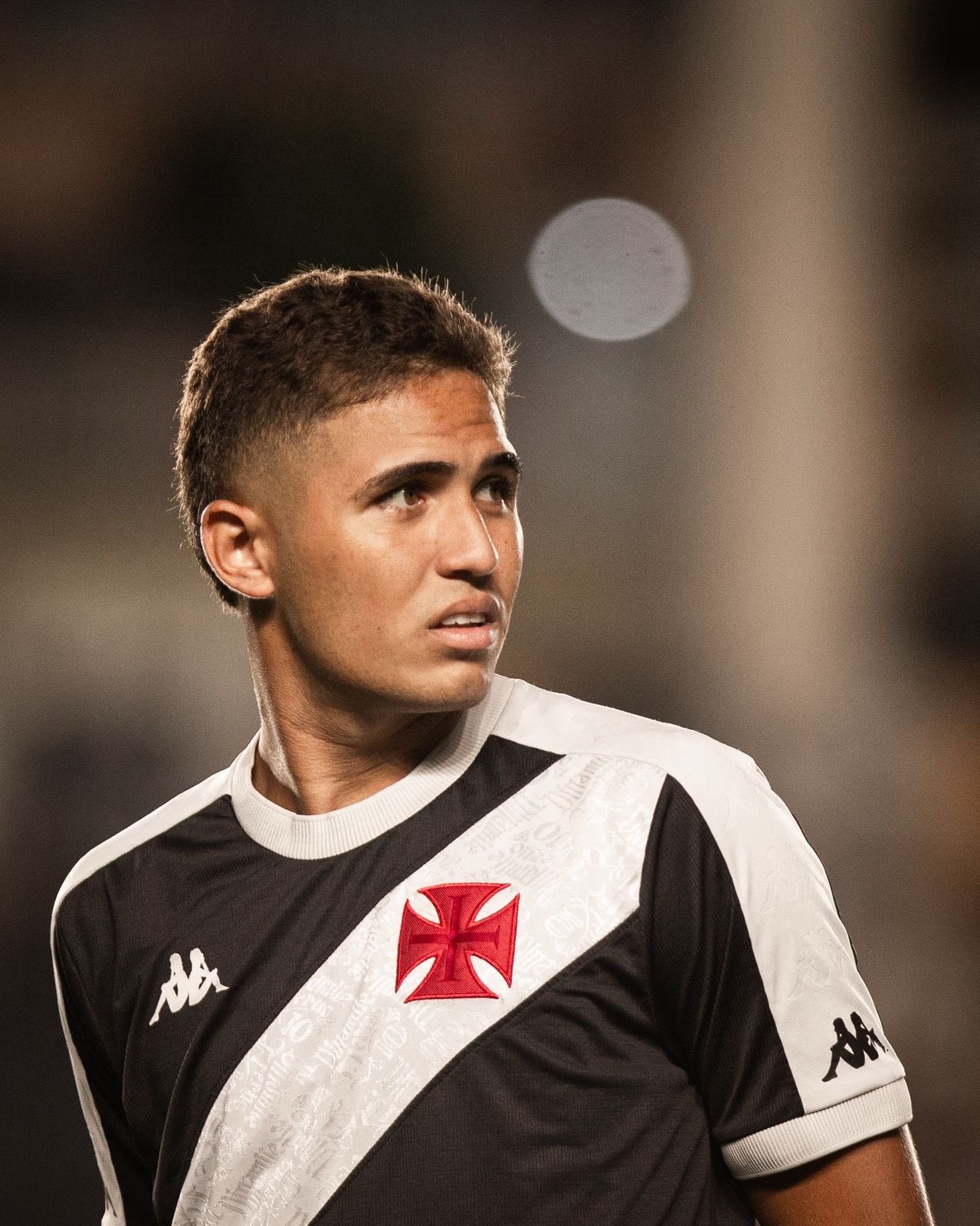 Paulinho vive frustração antes de brecha na lateral e vira terceiro caso cirúrgico do Vasco no ano