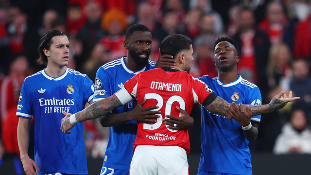 Benfica x Real Madrid - Otamendi e Vini Jr. discutem