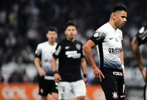 Alerta no Corinthians após derrota de Ángel Romero para irmão: 