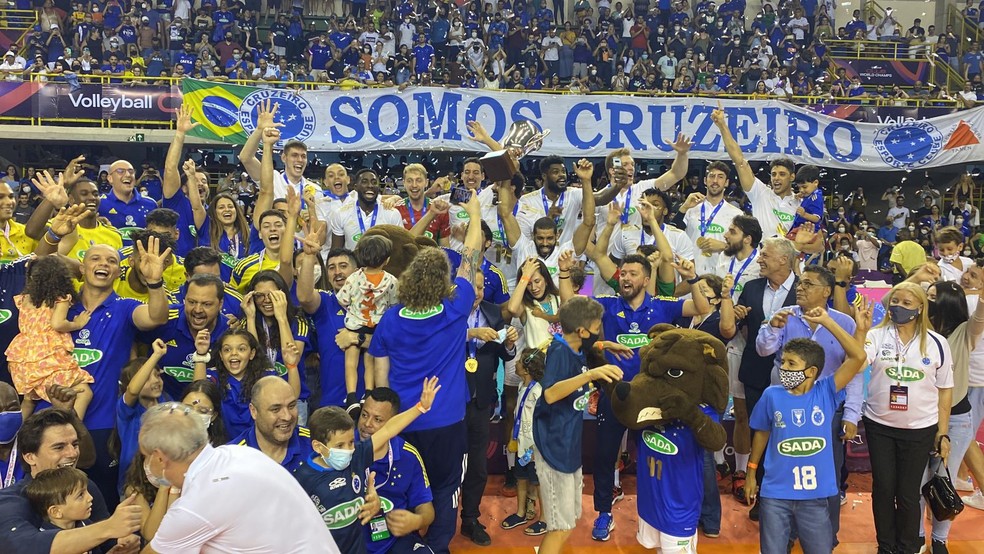 Cruzeiro Esporte Clube - Somos TRI!!! #OMelhorDoMundo #GuerreirosDasQuadras  Sada Cruzeiro Vôlei