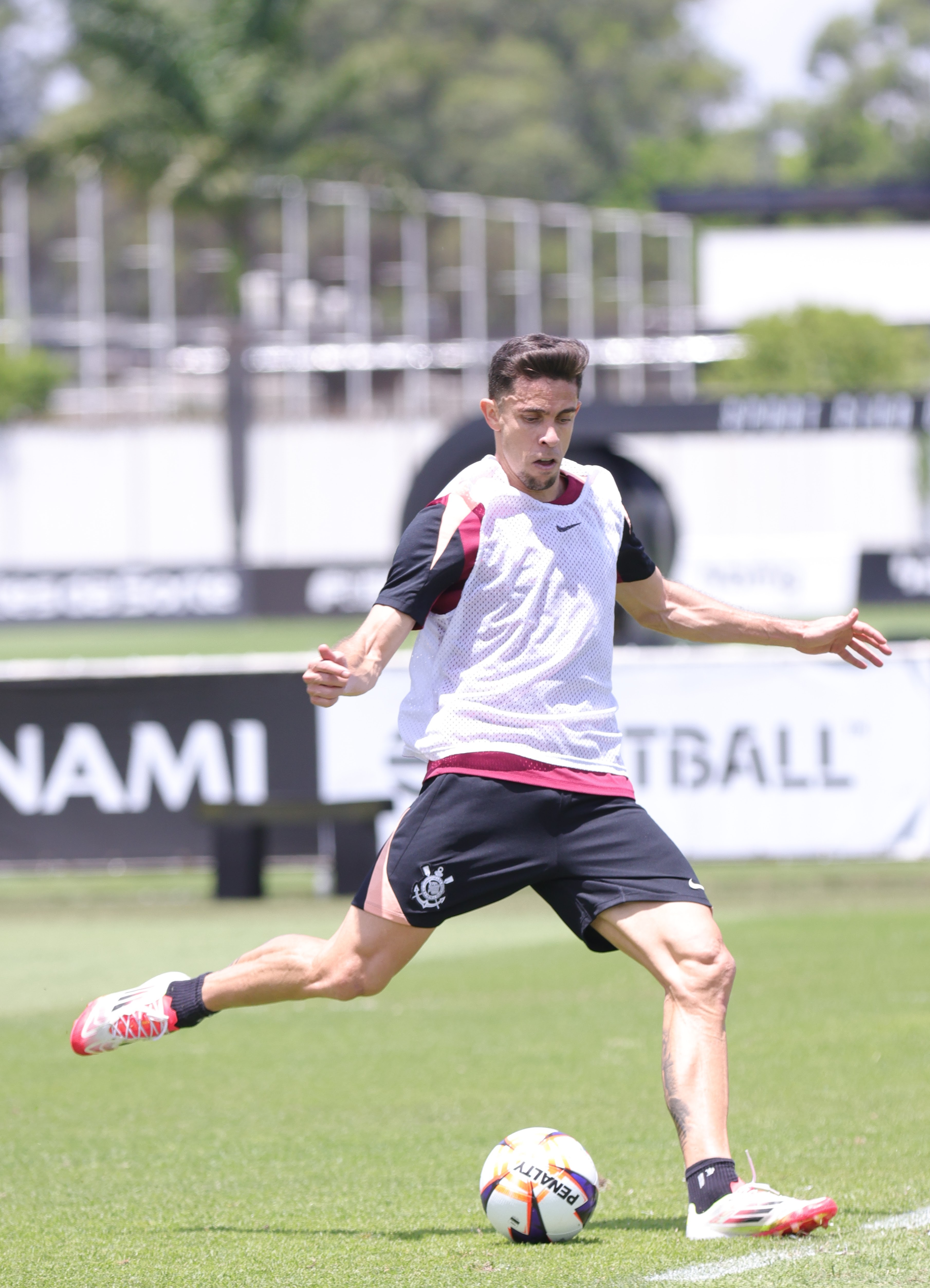 Gabriel Paulista é liberado pelo Corinthians após registro no BID e se prepara para estreia na Série A