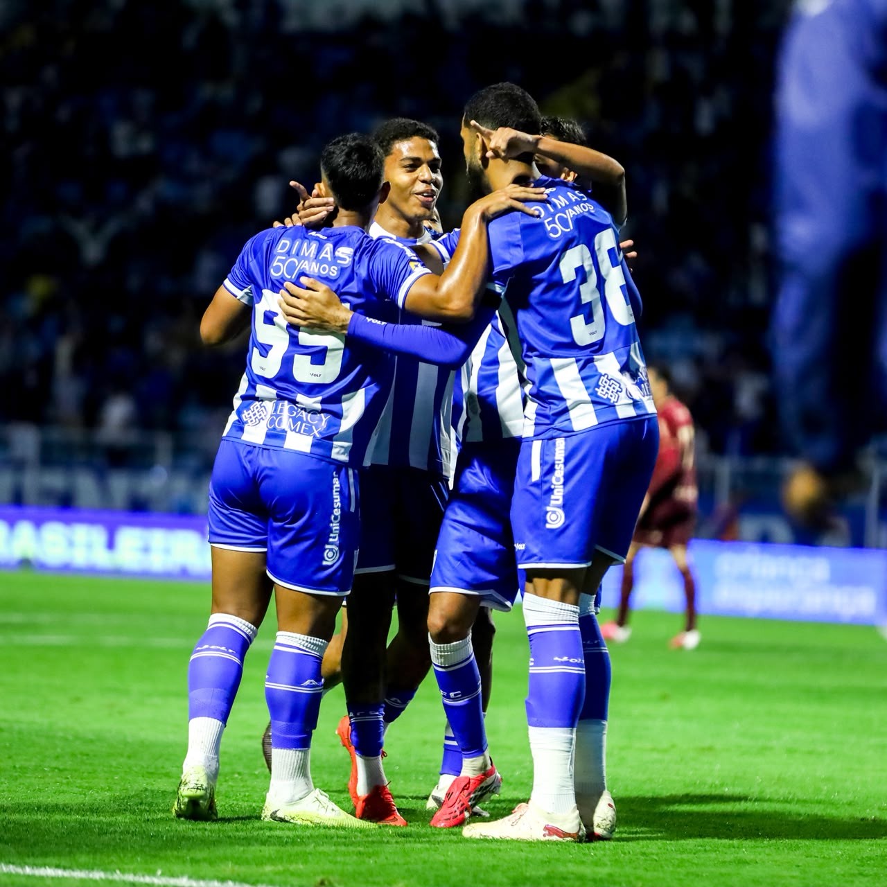 Zé Ricardo retoma protagonismo no Avaí; dê sua nota aos jogadores