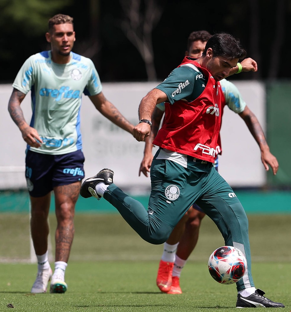 Palmeiras domina premiação do Paulistão, mas Abel Ferreira não