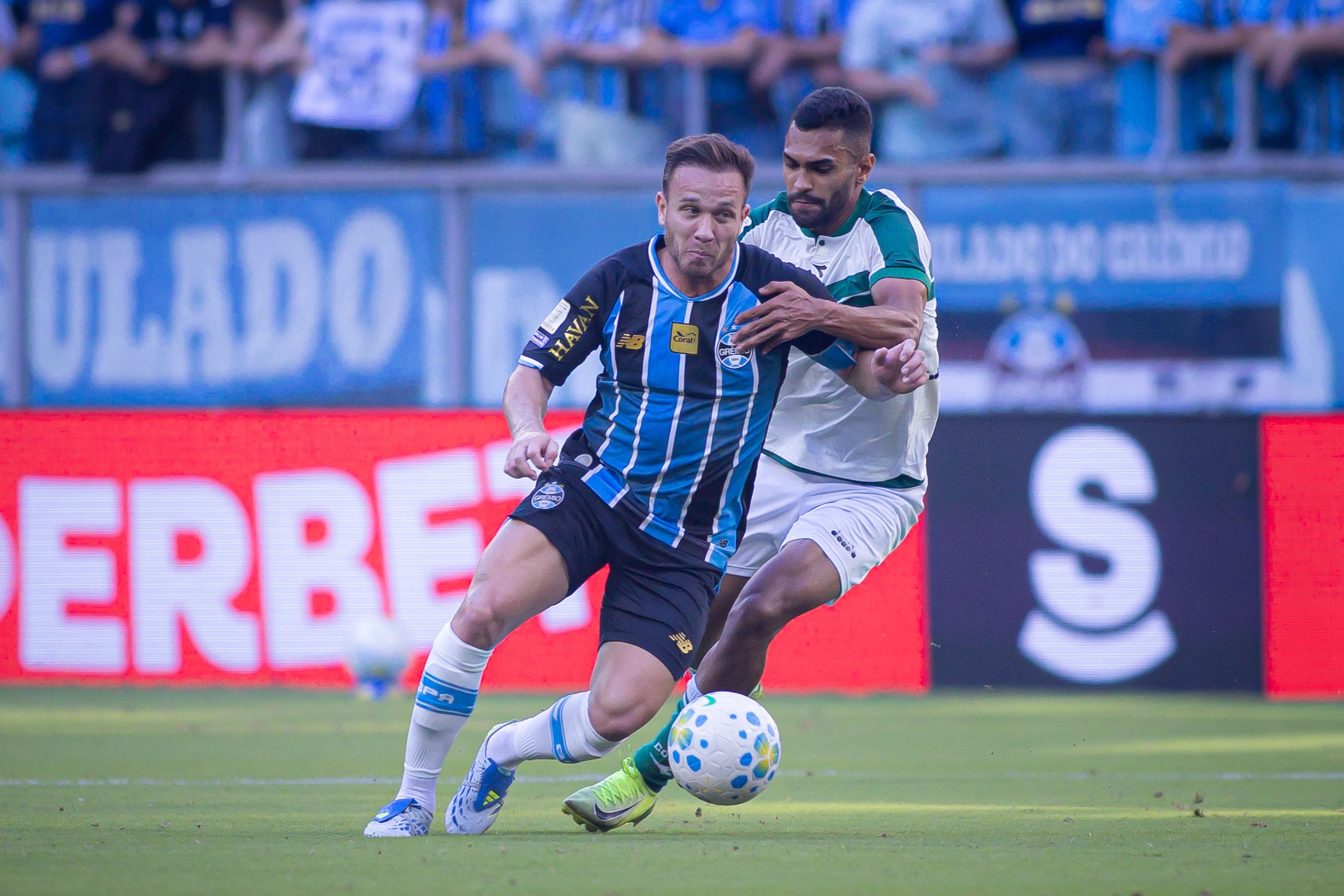 Fluminense consulta situação de Arthur, meia do Grêmio e Juventus | Ge