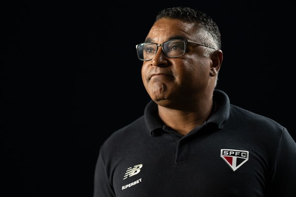 Vai ser demitido? São Paulo perde de virada para o Vasco e pressão sobre Roger Machado aumenta!