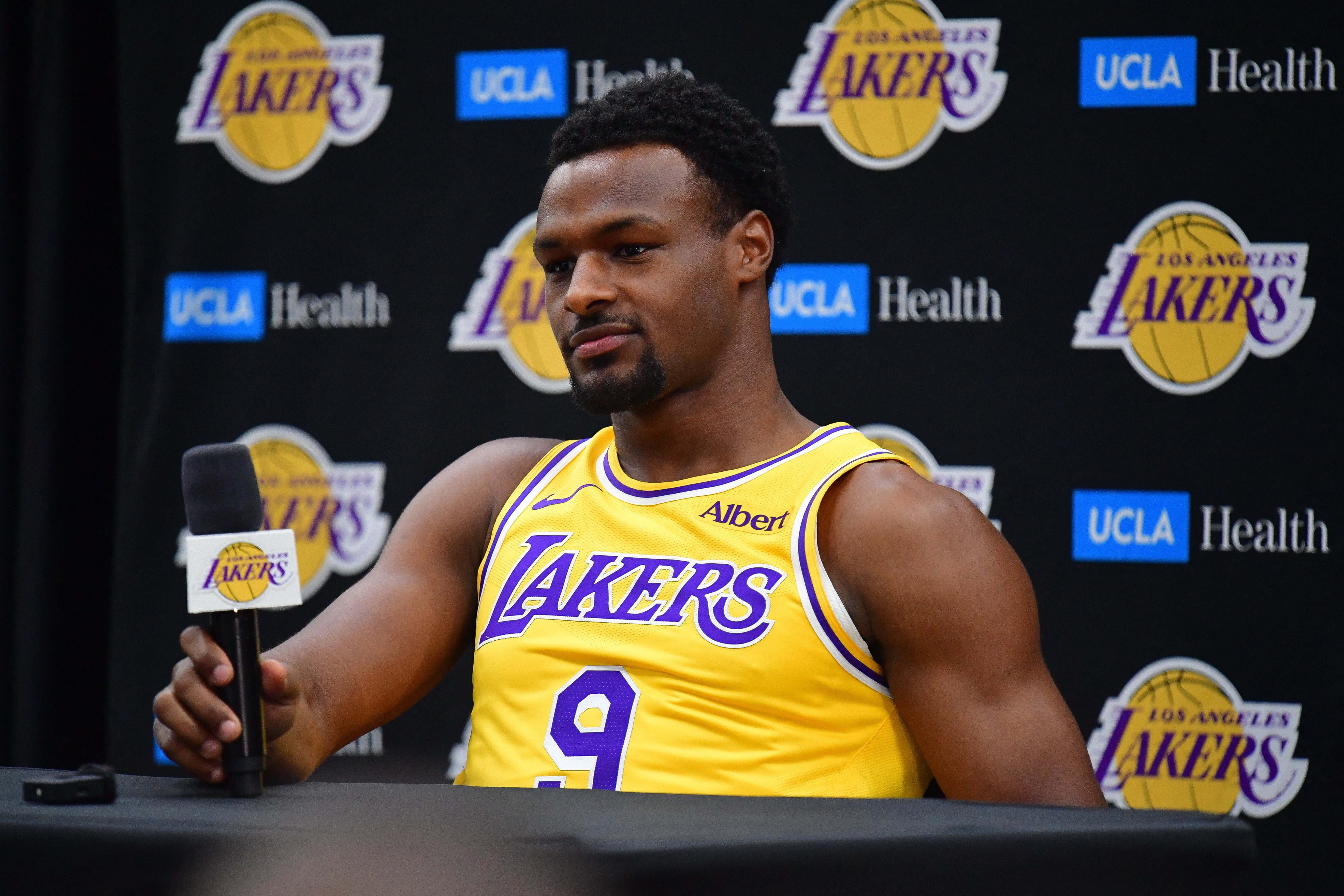 Bronny James mira sair da sombra de LeBron depois de o pai deixar os Lakers