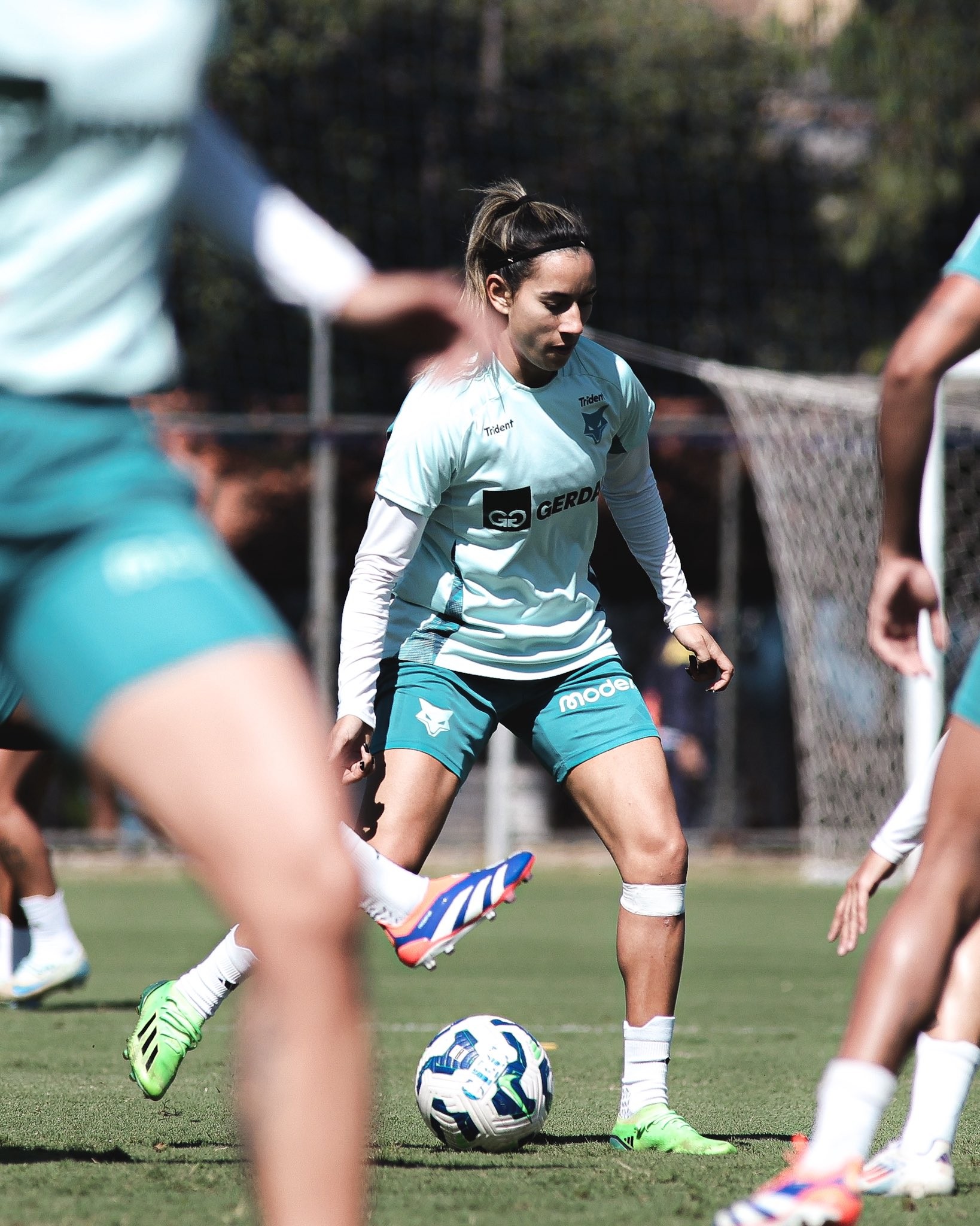 Atacante paraguaia do Cruzeiro sofre nova lesão grave e desfalca equipe.