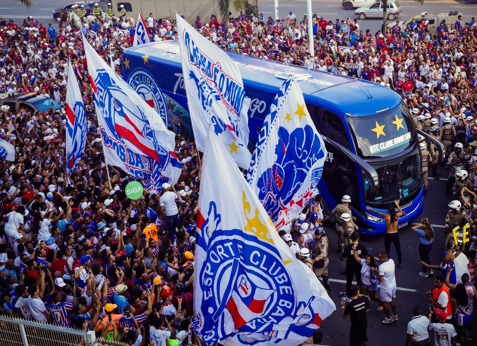 Análise: Bahia atropela o Confiança com atuação cinco estrelas e assume o topo do Nordeste