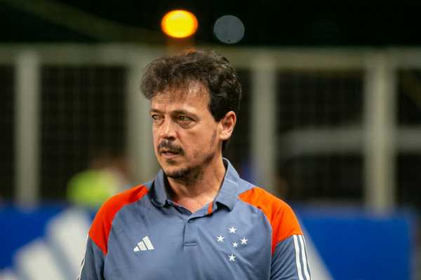 Fernando Diniz Critica Desempenho do Cruzeiro! Falta de Consistência e Erros Custam Vitórias!
