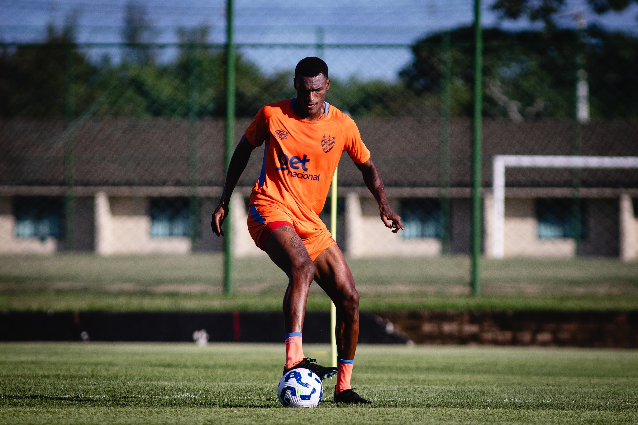 Remo acerta com lateral que custou R$ 9 milhões ao Sport | Ge