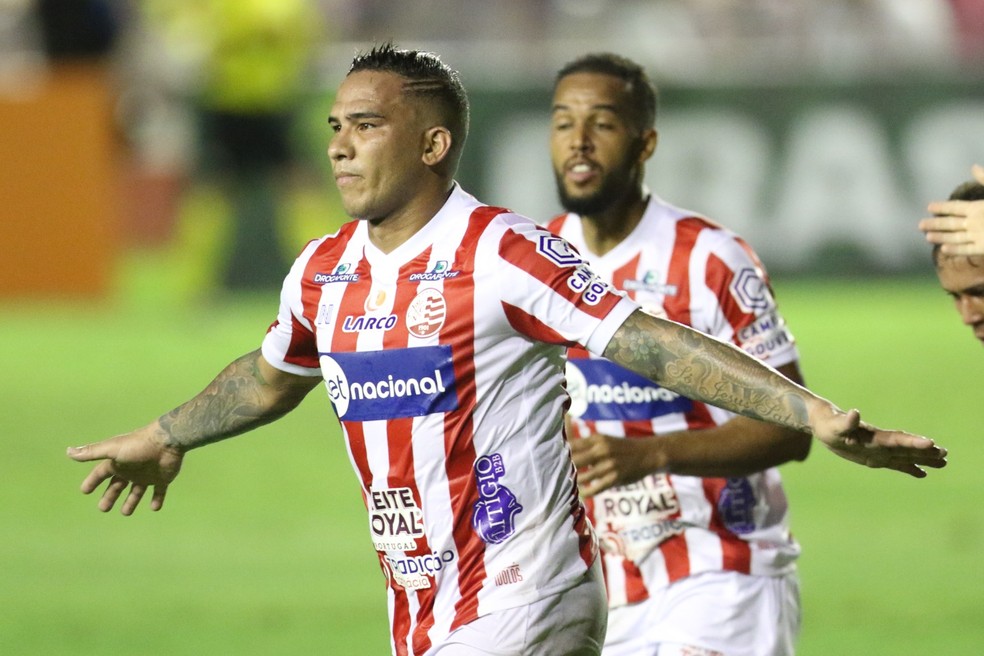 Jael comemora gol em Náutico x São José-RS — Foto: Aldo Carneiro/Pernambuco Press