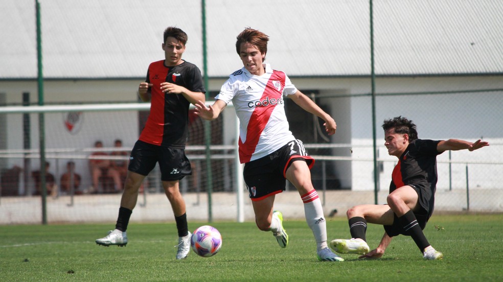 Giorgio Costantini, meia brasileiro da base do River Plate — Foto: Arquivo Pessoal