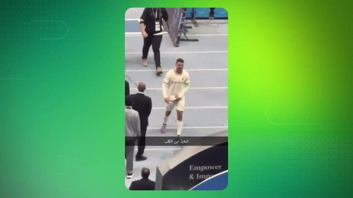 Após gesto obsceno, Cristiano Ronaldo recebe processo pedindo deportação na  Arábia Saudita | futebol internacional | ge