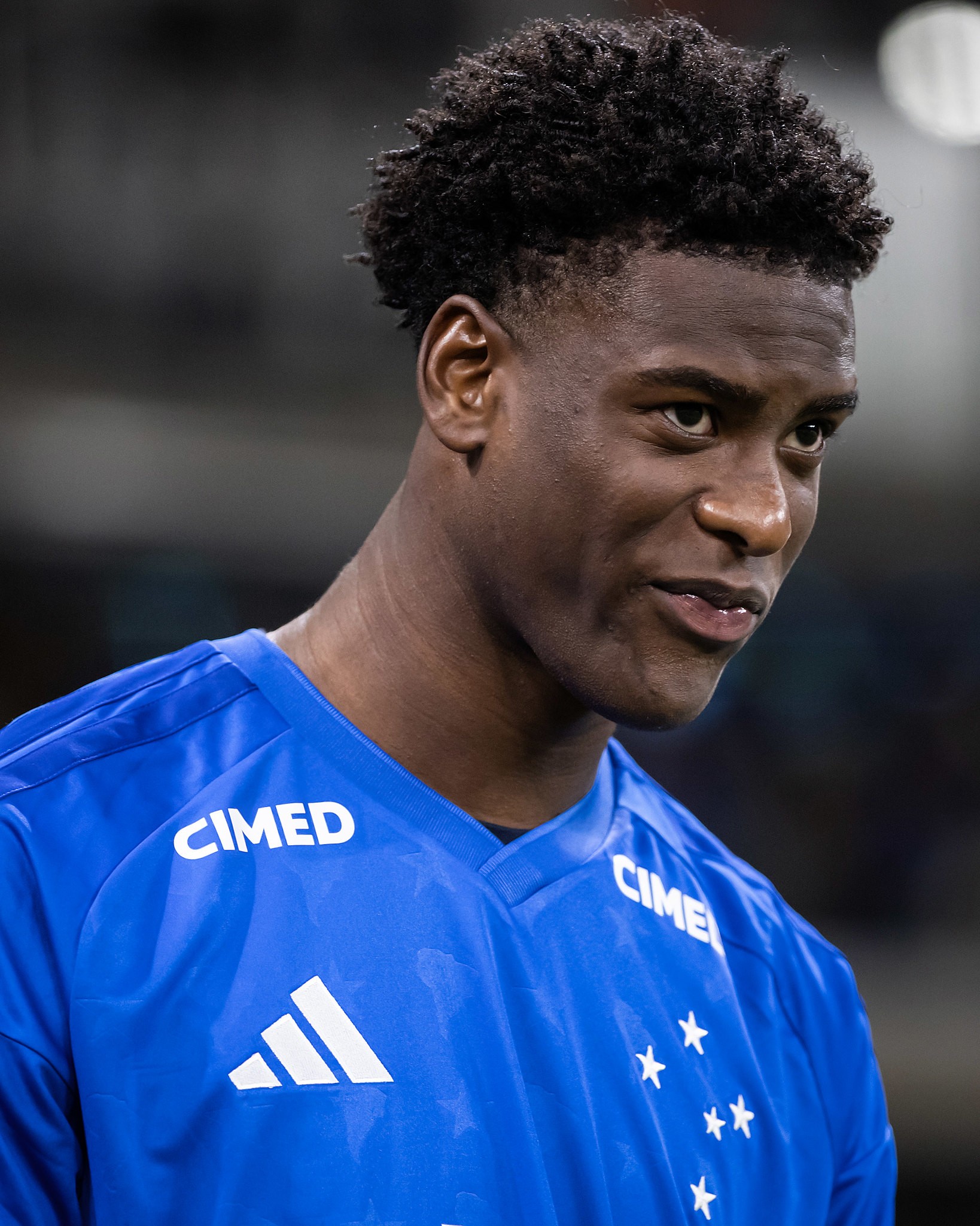 De Atacante a Zagueiro: A Ascensão Rápida do Jovem Talento do Cruzeiro Sob a Supervisão de Tite e Artur Jorge