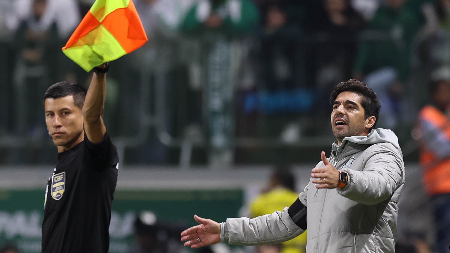 Abel mira reação após Corinthians se tornar uma das maiores vítimas do Palmeiras.