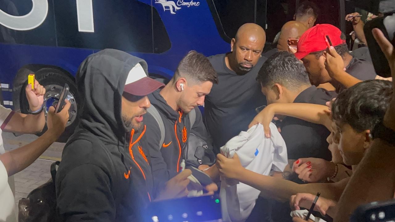 Corinthians chega a Florianópolis com desfalques para jogo da Copa do Brasil; veja lista de relacionados | Ge