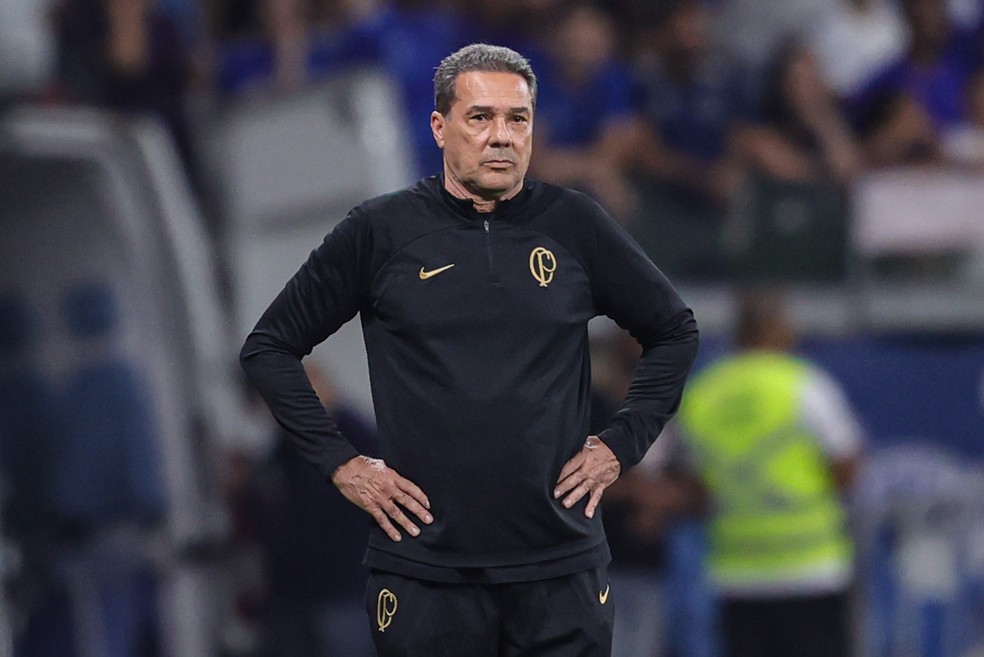 Vanderlei Luxemburgo em Cruzeiro x Corinthians — Foto: Gilson Lobo/AGIF