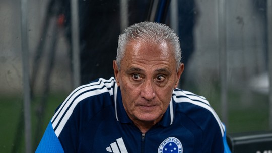 Tite tem reunião no vestiário com dono do Cruzeiro e reage às vaias: "Culpa maior é do técnico"
