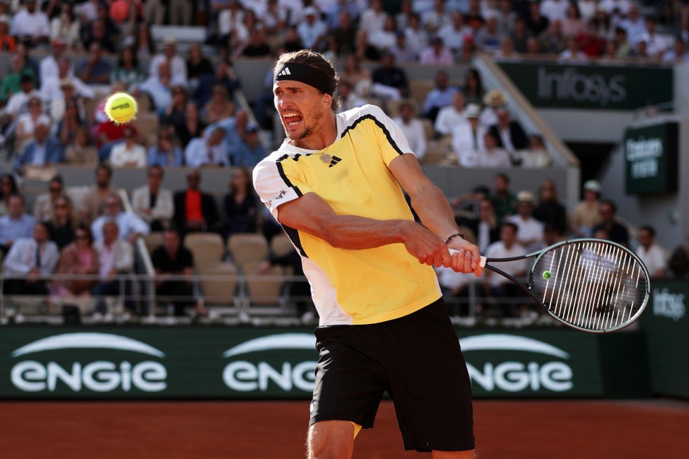 Alexander Zverev na final de Roland Garros 2024; tenista ficou em segundo lugar, perdendo para Carlos Alcaraz — Foto: Dan Istitene/Getty Images