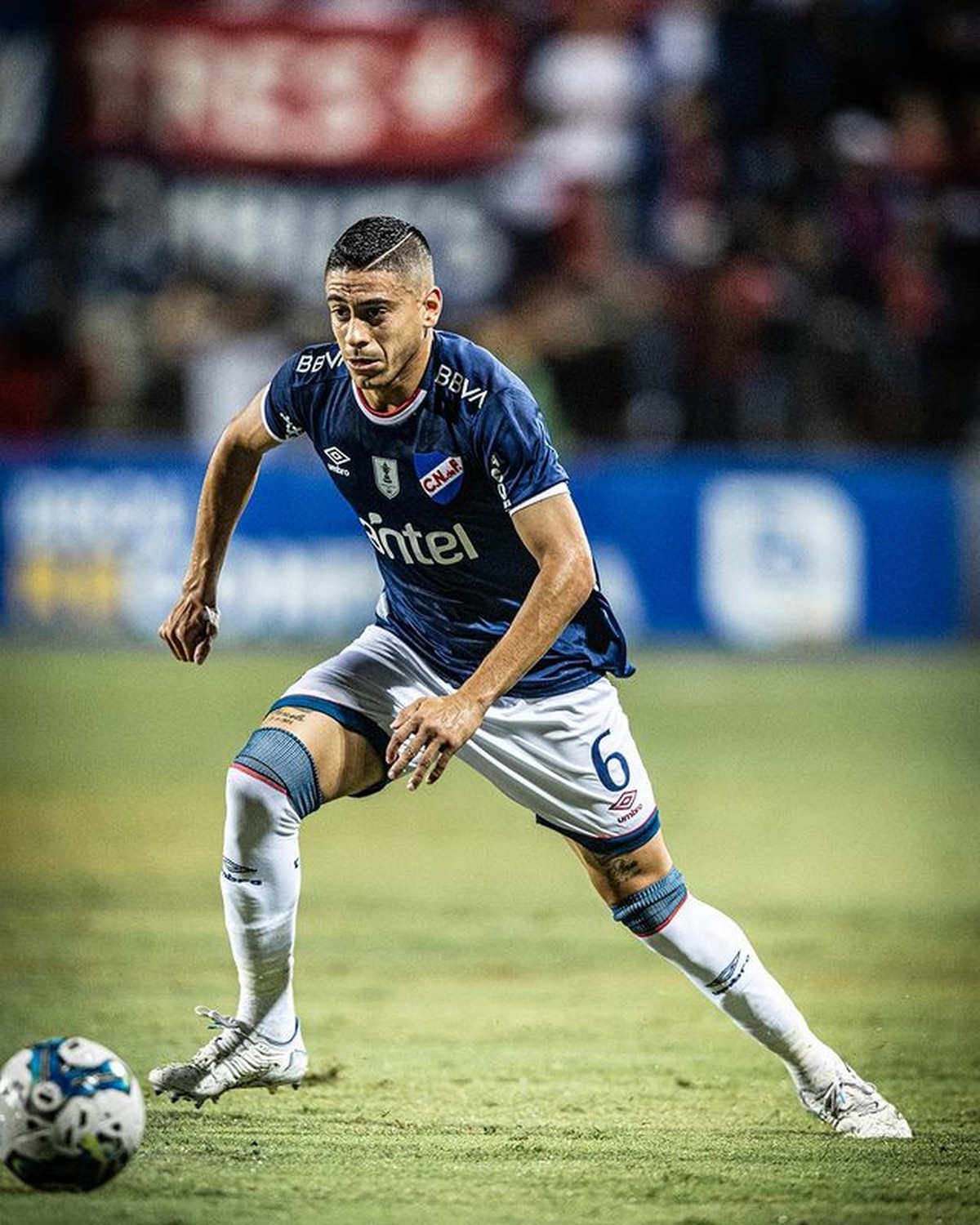 Lateral-esquerdo Camilo Cándido desembarca em Salvador para assinar com ...