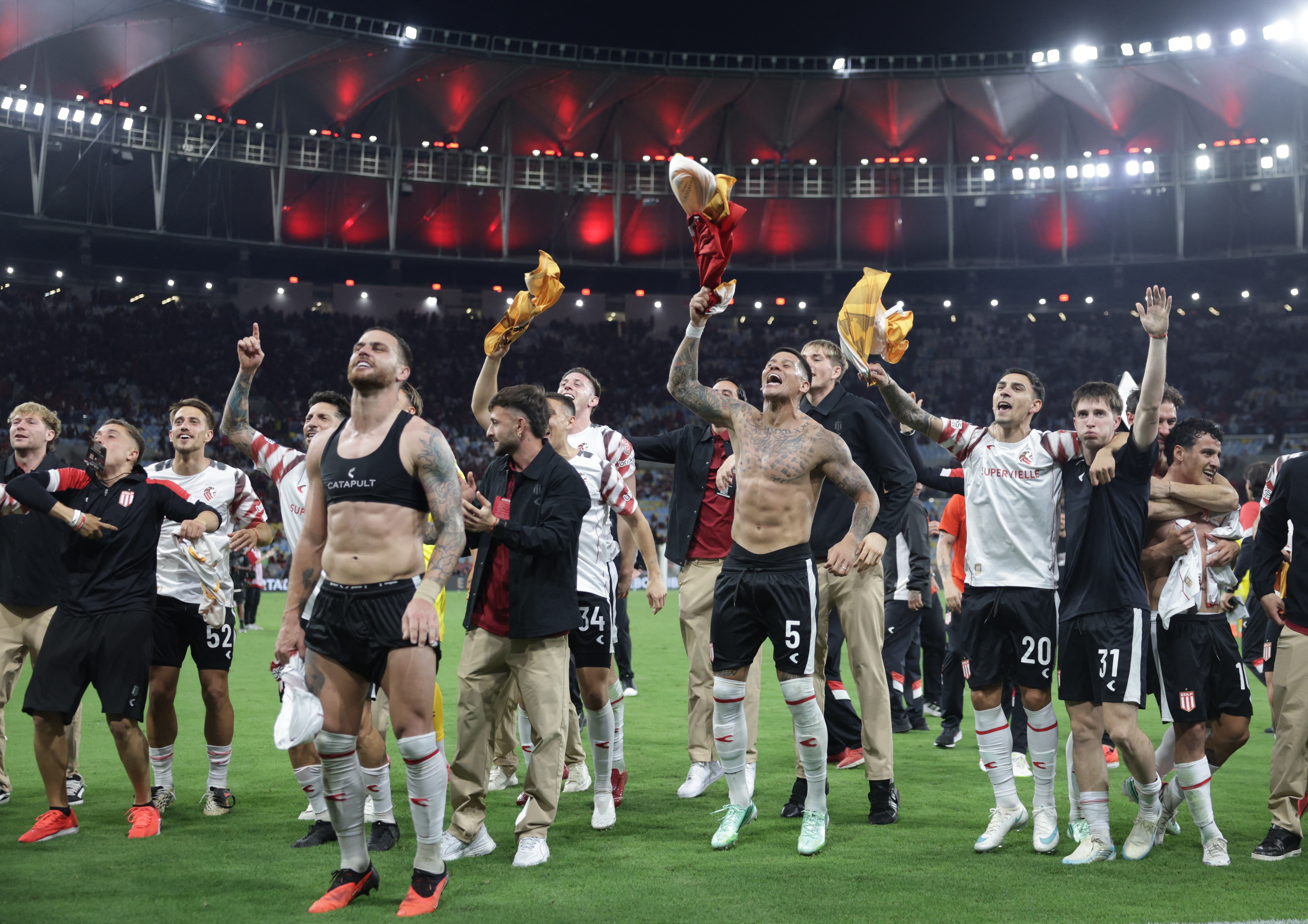 Verón valoriza classificação do Estudiantes sobre o Flamengo: "O peso da história joga"
