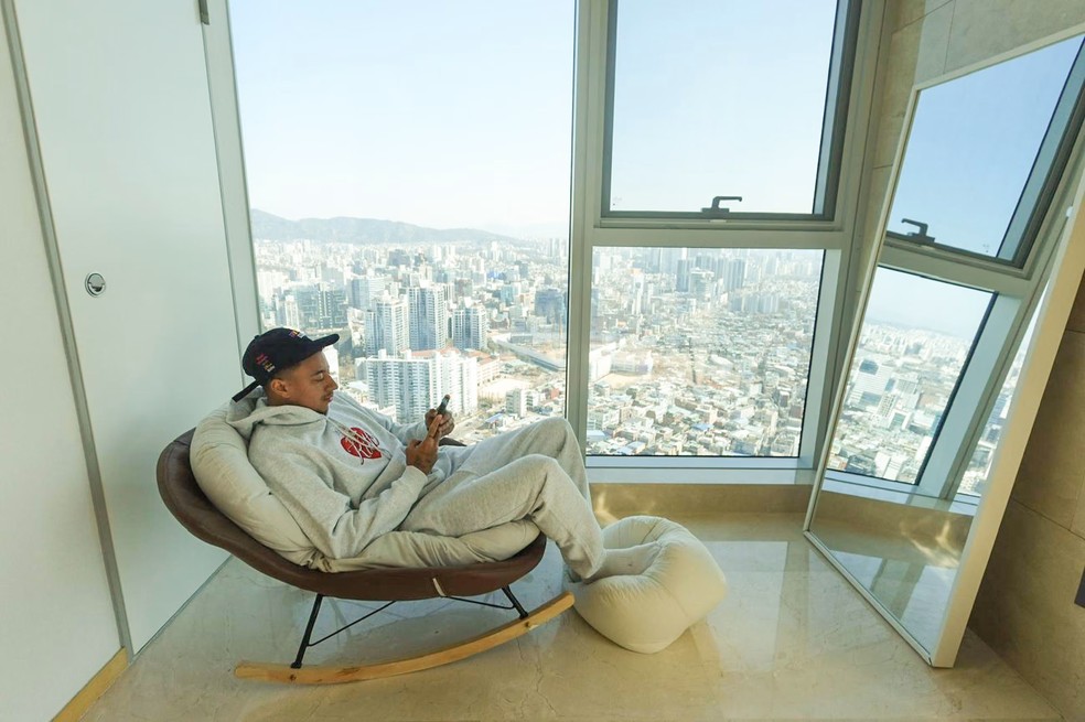 Jesse Lingard no apartamento em que morava em Seul, na Coreia do Sul — Foto: Arquivo pessoal