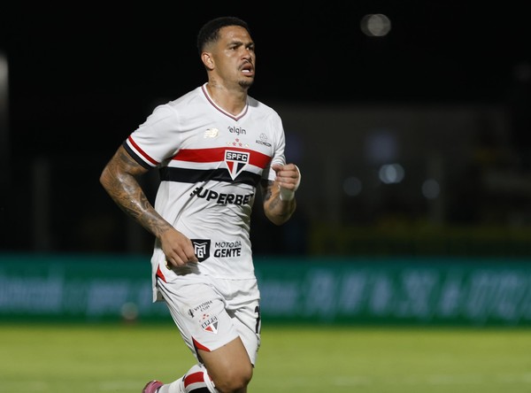 "Não abandonem este clube": Luciano faz apelo à torcida e projeta ano de superação após pessima estreia na temporada