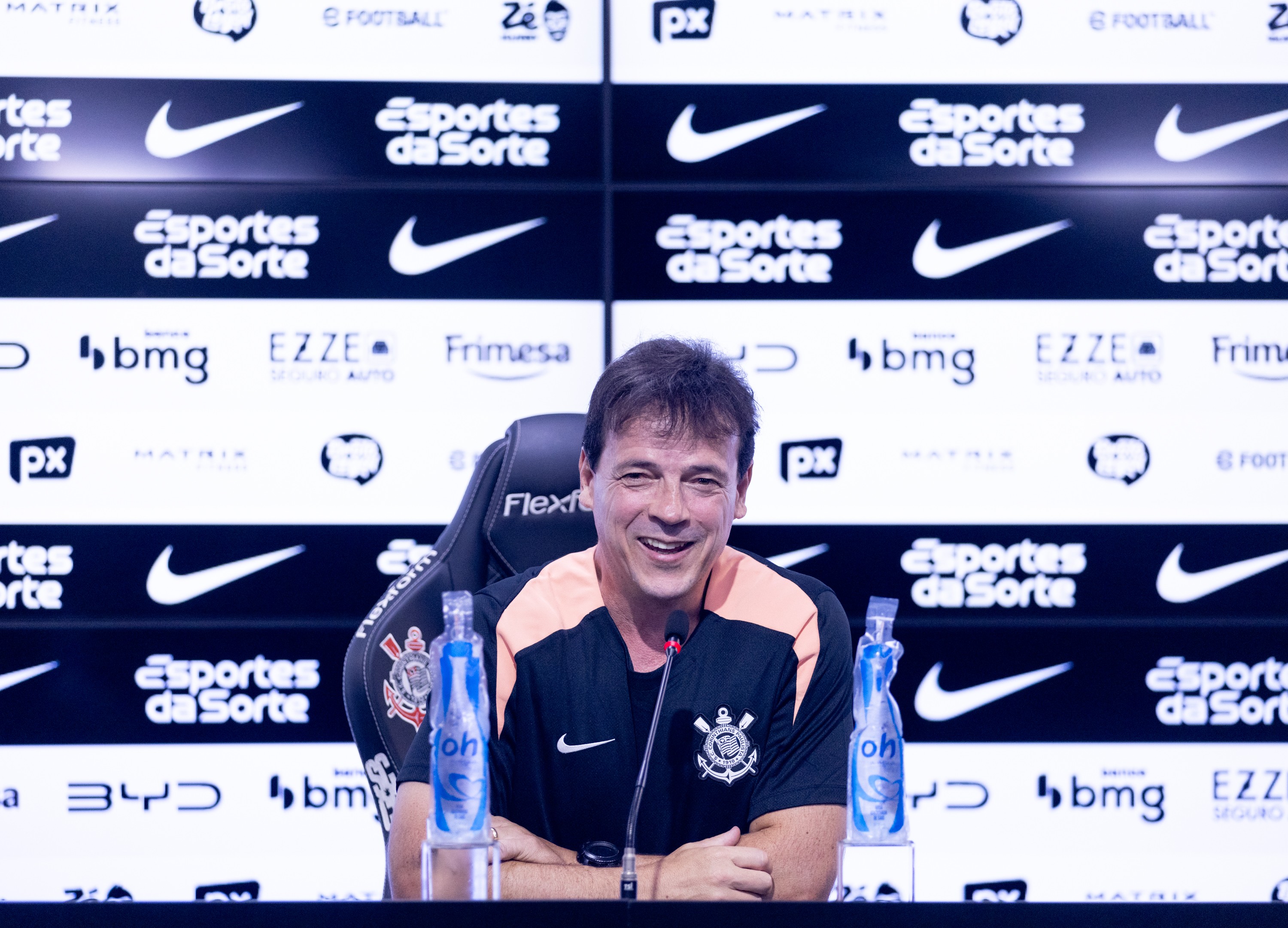 Diniz Foca na Reabilitação dos Atletas do Corinthians e Avalia Situação de Alex Santana