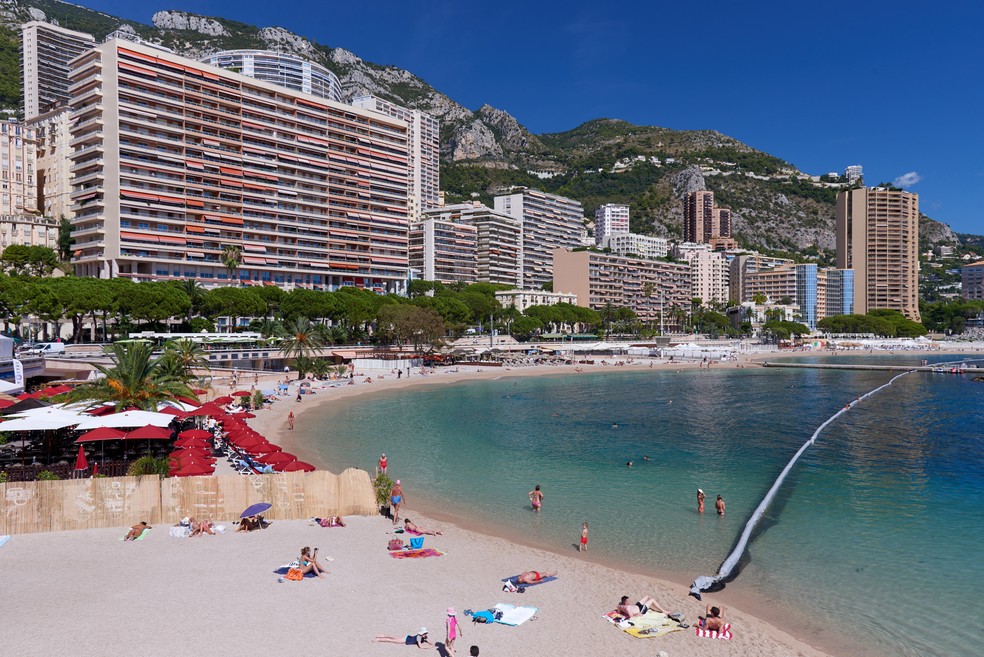 Praia de Larvotto, em Monaco, onde dono do Shakhtar adquiriu imóvel mais caro do mundo — Foto: Getty Images