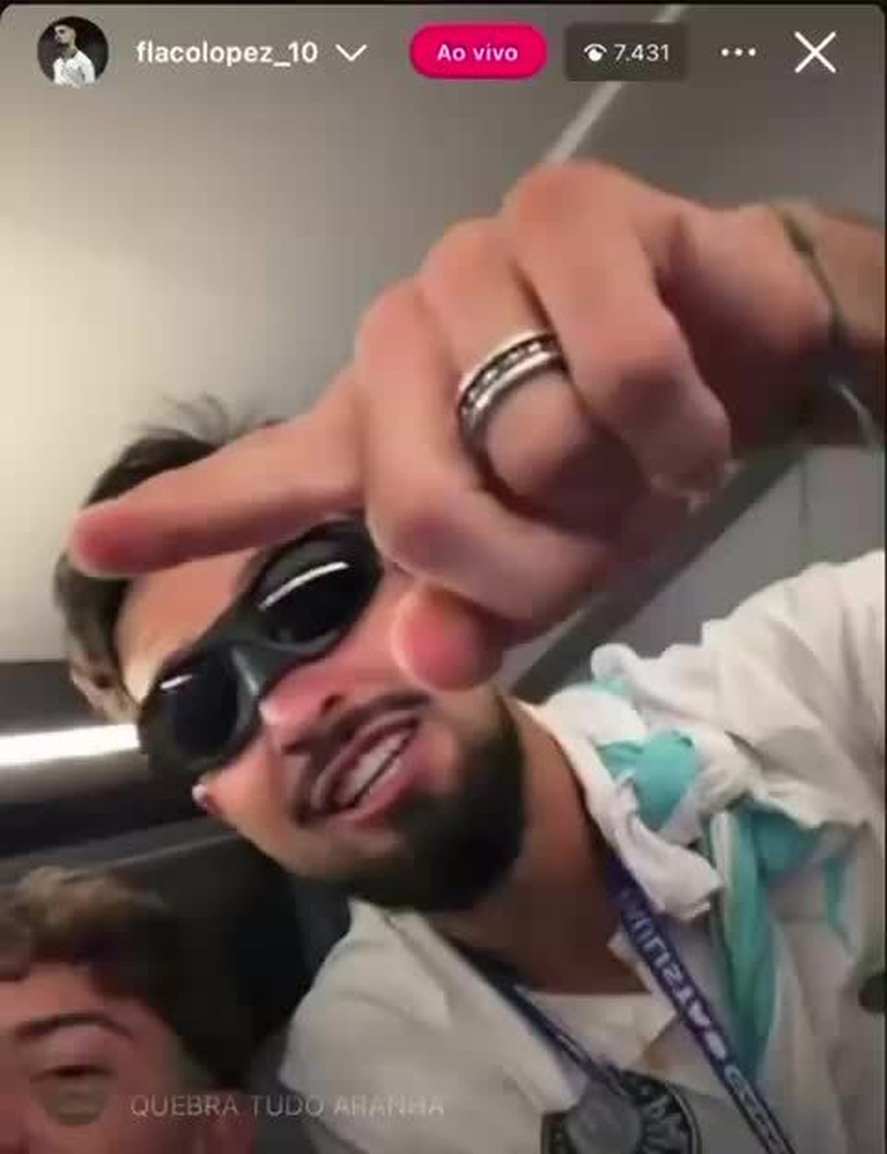 Palmeiras Celebra Título com Grande Festa a Bordo do Ônibus na Capital