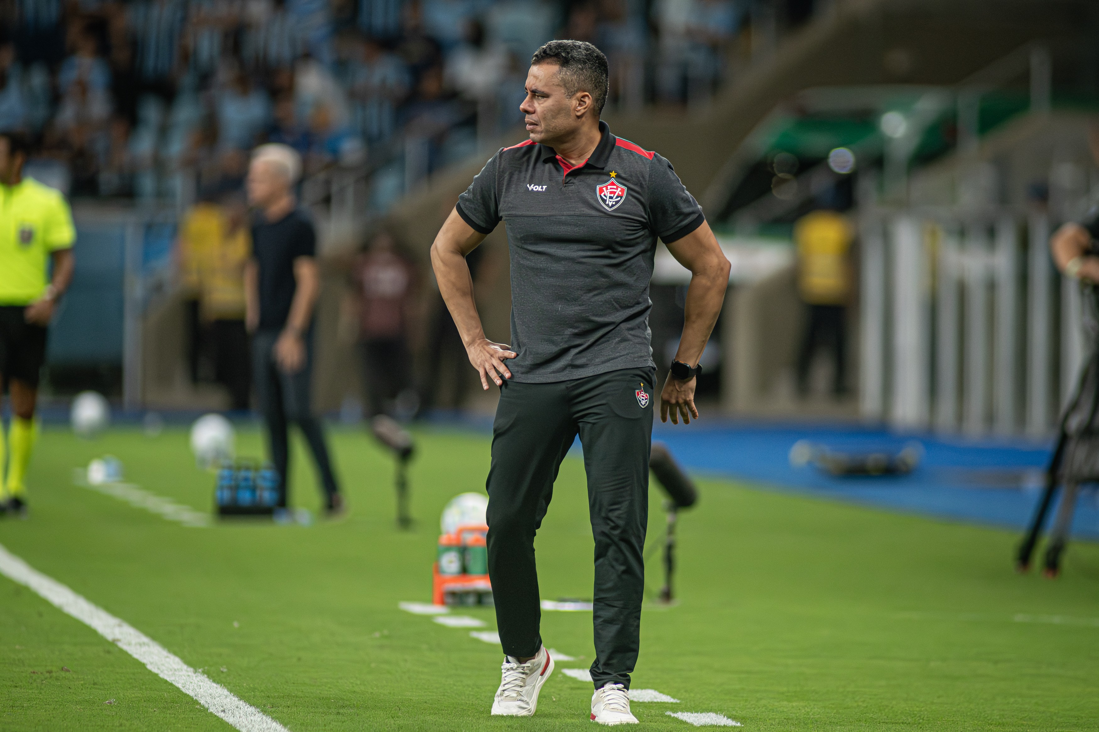 Vitória relaciona 23 jogadores para pegar o Mirassol