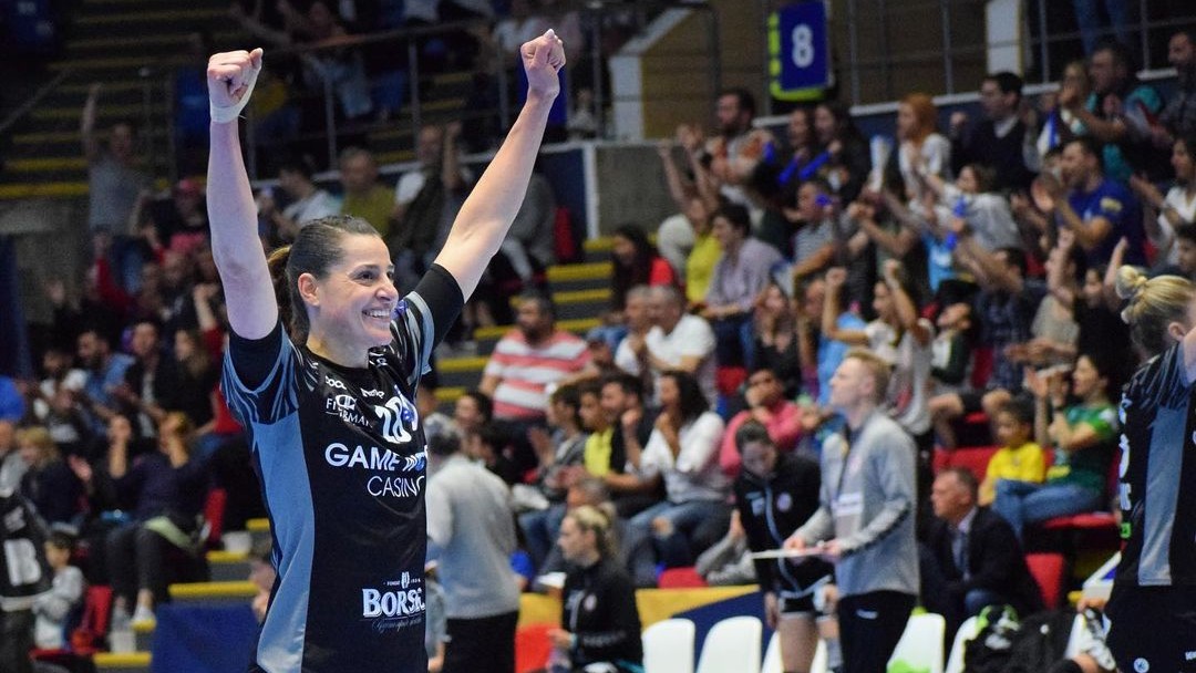 Duda Amorim é escolhida a melhor jogadora de handebol da década