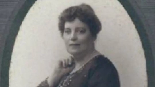 Quem é Dona Chiquitota? Conheça a matriarca do Botafogo responsável pelo nome do clube - Em 1904, avó do fundador Flávio Ramos desaprovou nome original do clube de futebol, Electro Club, e sugeriu: "Botafogo é tão bonito, lembra esta praia, estas palmeiras, este Corcovado!"