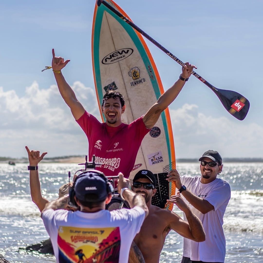 Leonardo Gimenes e Daniks Fischer conquistam títulos no Brasileiro de Surf