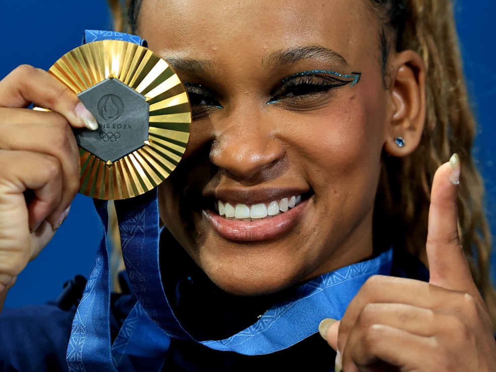 Rebeca Andrade conquista medalha de ouro no solo — Foto: Ricardo Bufolin/CBG
