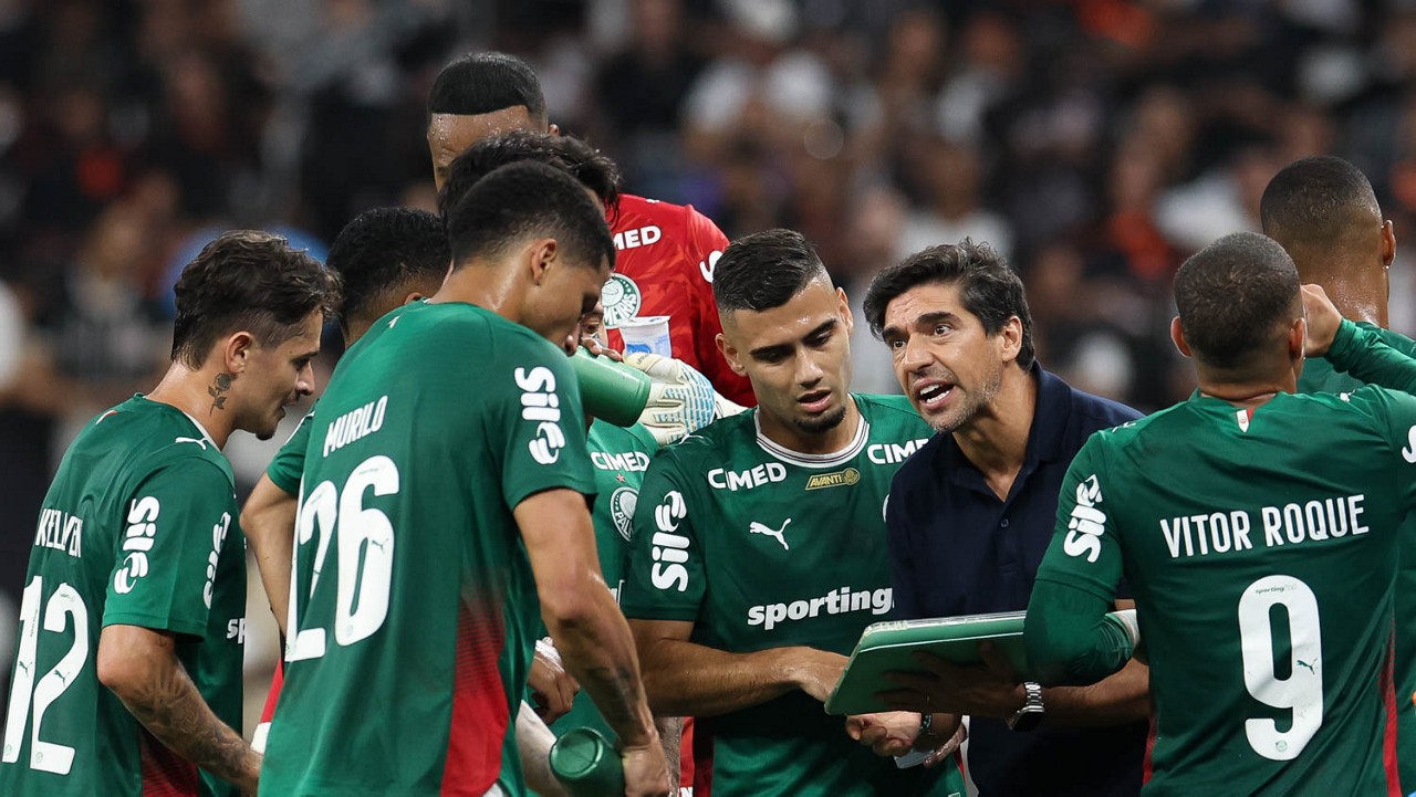 Palmeiras Supera Desafios com Postura Aguerrida e Conquista Vitória Crucial na Reestruturação