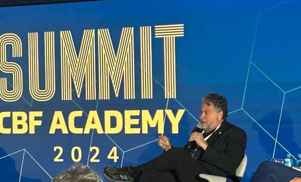 Presidente do São Paulo alerta sobre alto déficit e riscos financeiros em 2024