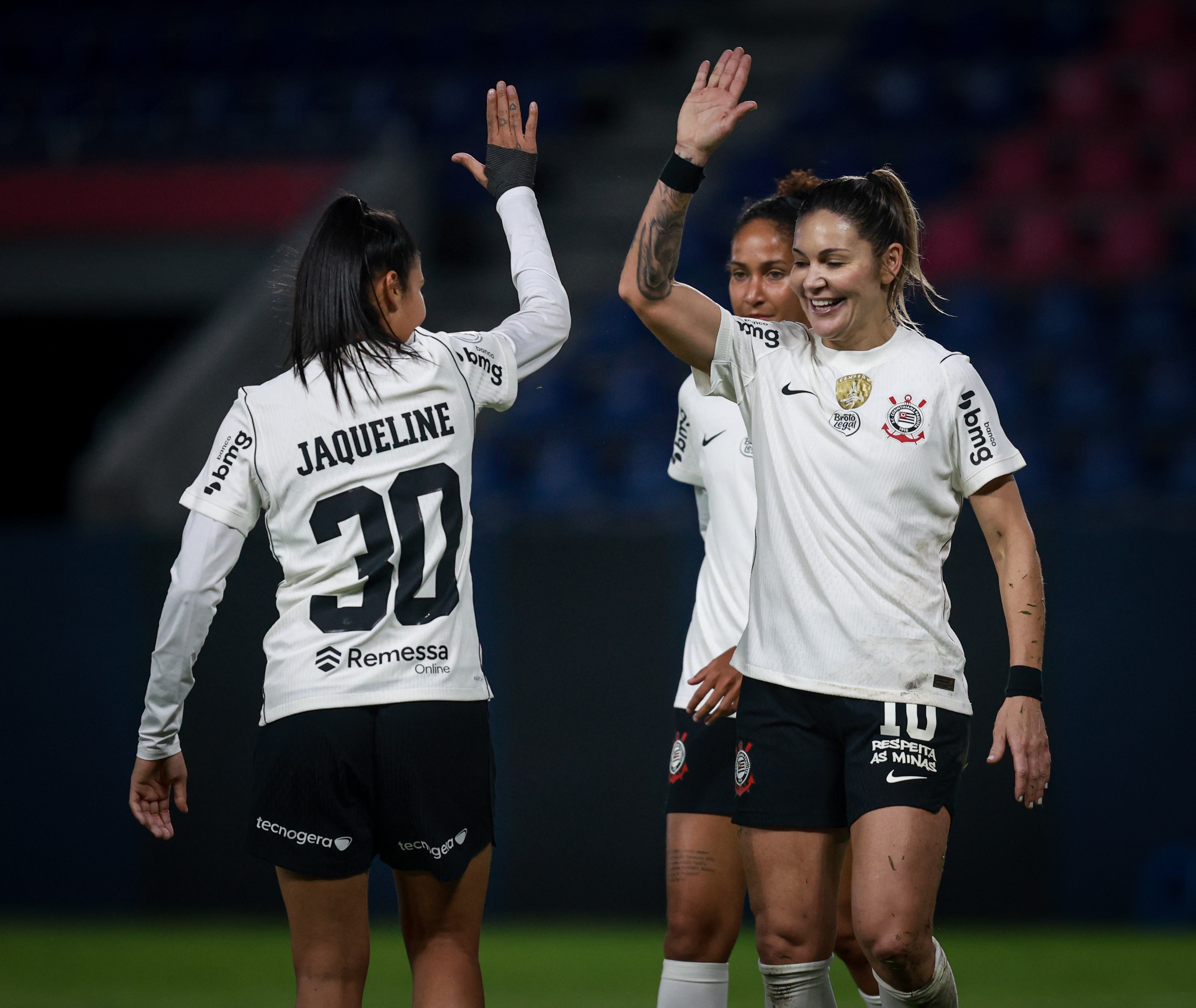 Em destaque: Corinthians paga com atraso direitos de imagem de time feminino no meio da Libertadores